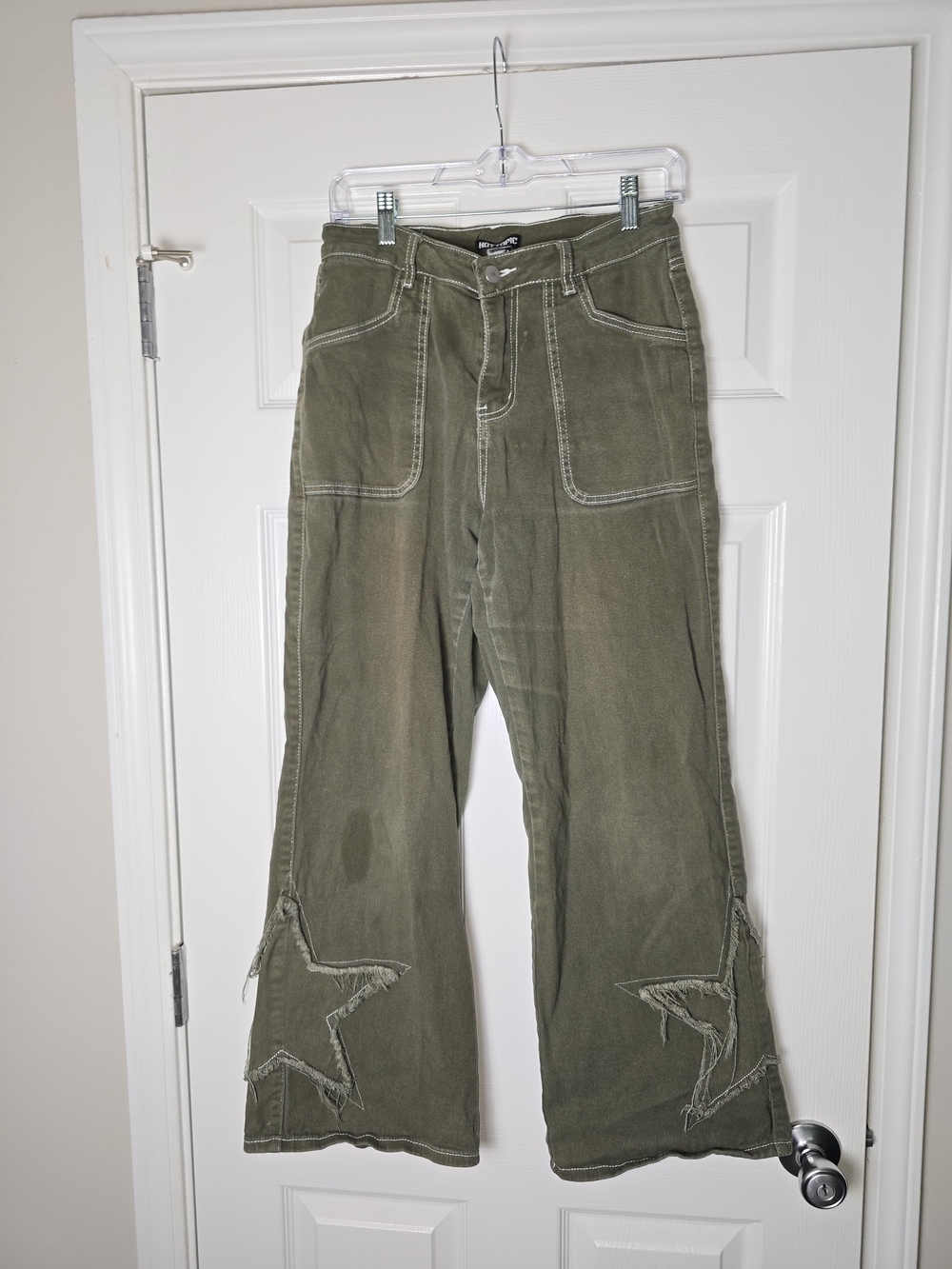 Hot Topic Olive Green Wide-Leg Jeans with Star Size 7